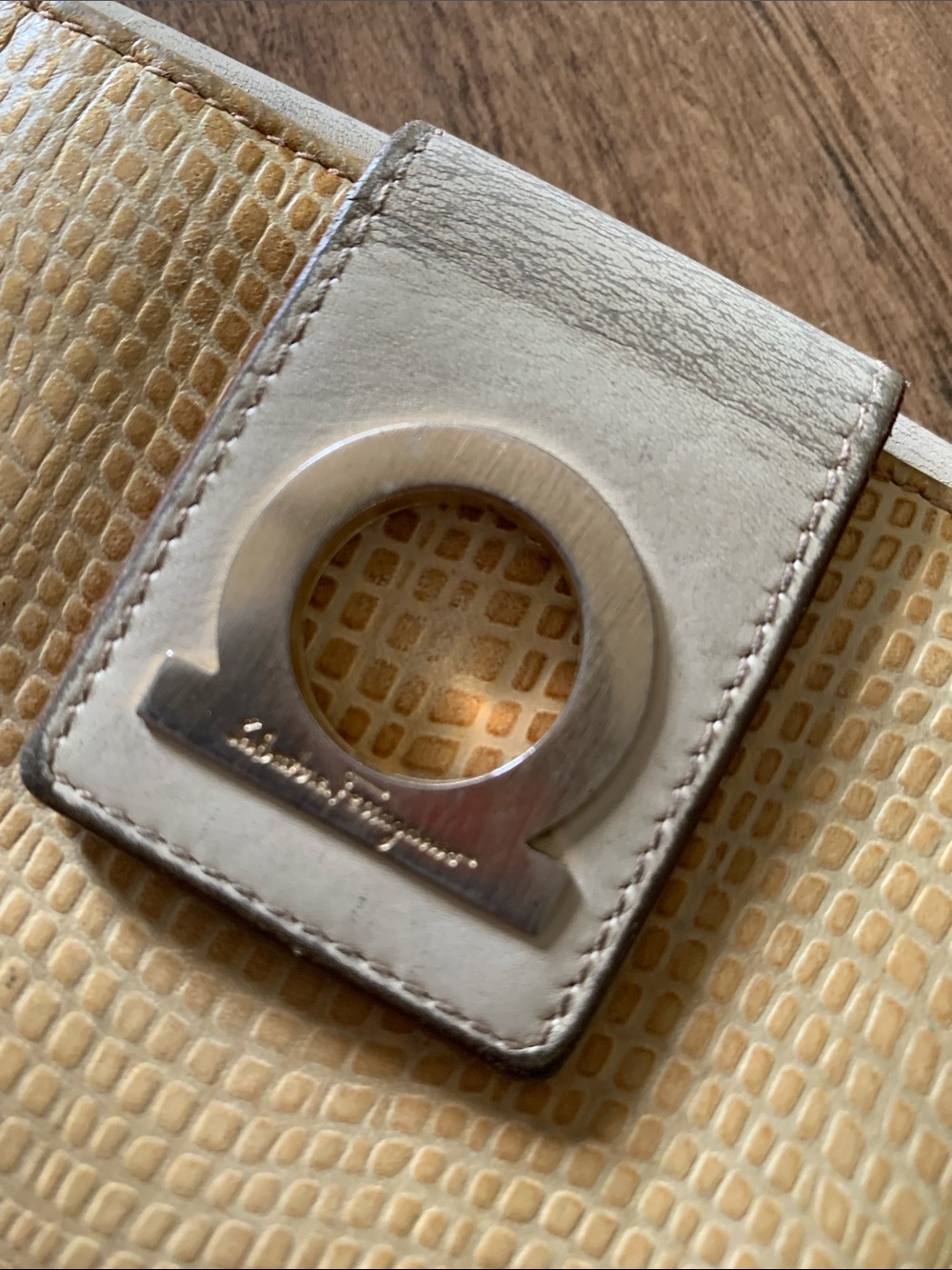 Salvatore Ferragamo Cream Tan White Lizard Leather Bifold Compact Snap Wallet - Picture 7 of 10